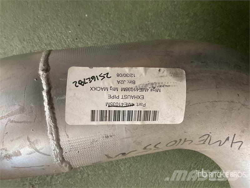 Quantity of Mack Exhaust Pipes and Muffler Guards 其他組件