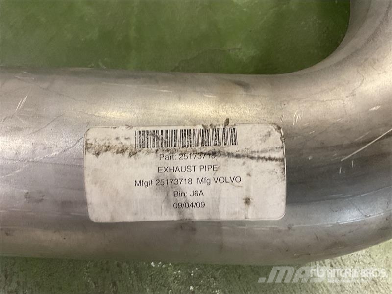 Quantity of Mack Exhaust Pipes and Muffler Guards 其他組件