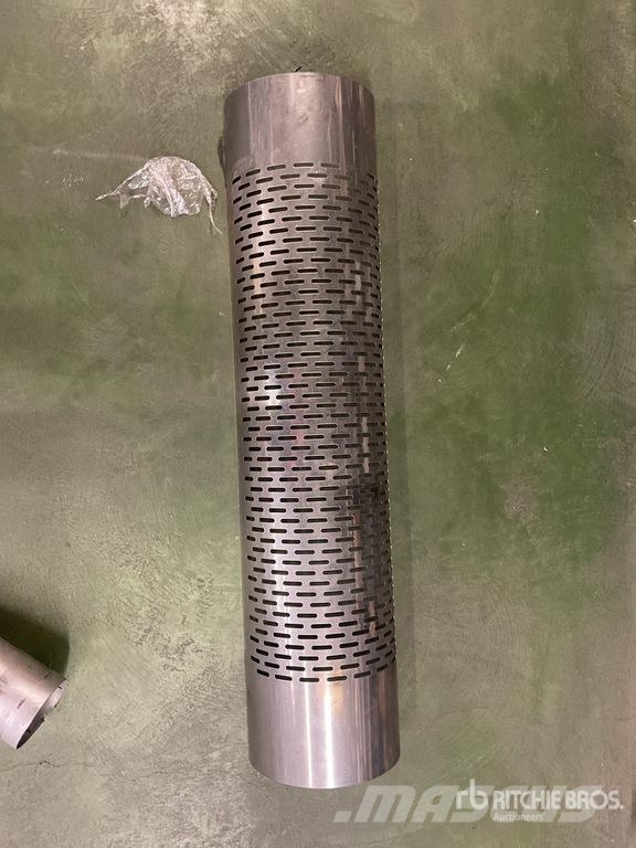 Quantity of Mack Exhaust Pipes and Muffler Guards 其他組件
