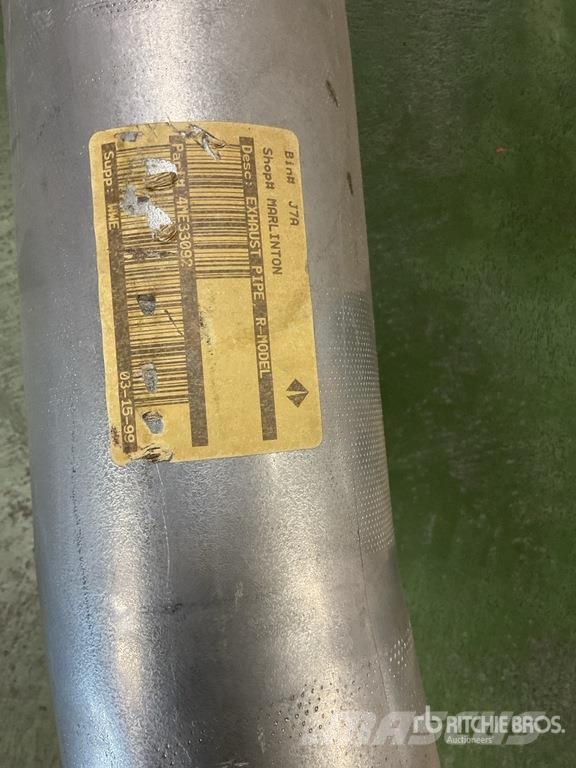 Quantity of Mack Exhaust Pipes and Muffler Guards 其他組件