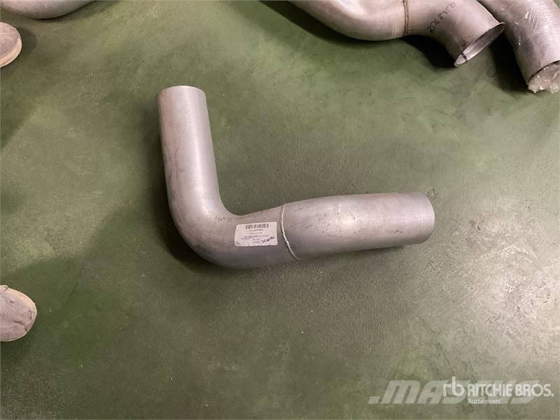 Quantity of Mack Exhaust Pipes and Muffler Guards 其他組件