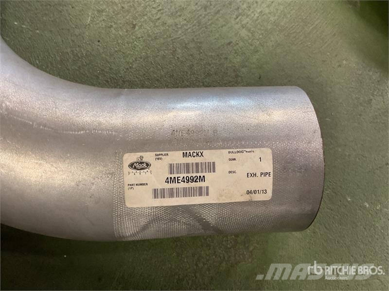 Quantity of Mack Exhaust Pipes and Muffler Guards 其他組件