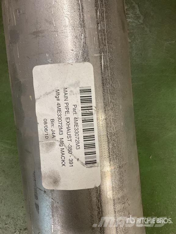 Quantity of Mack Exhaust Pipes and Muffler Guards 其他組件