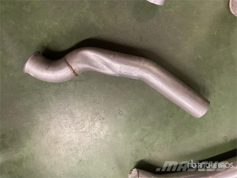 Quantity of Mack Exhaust Pipes and Muffler Guards 其他組件