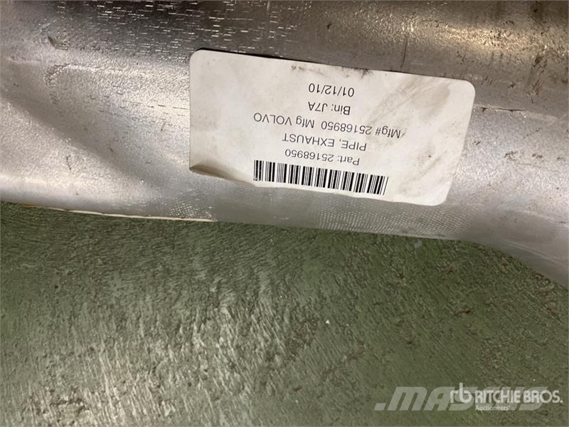 Quantity of Mack Exhaust Pipes and Muffler Guards 其他組件