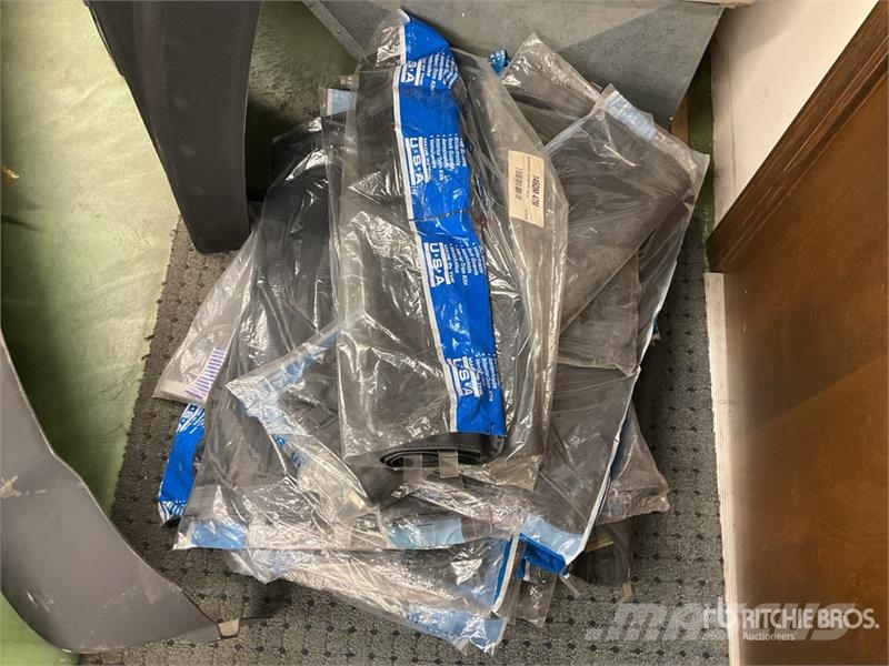  Quantity of Mack Truck Parts 其他組件