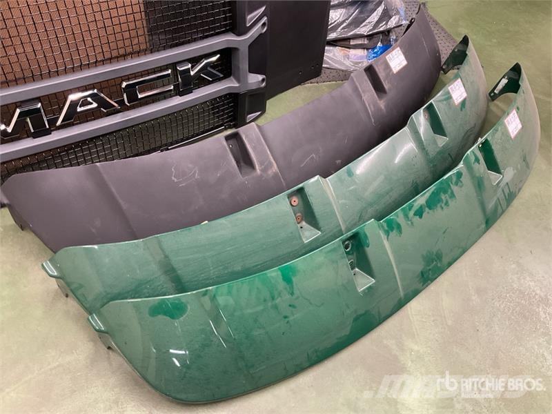  Quantity of Mack Truck Parts 其他組件