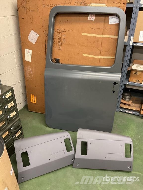  Quantity of Mack Truck Parts 其他組件