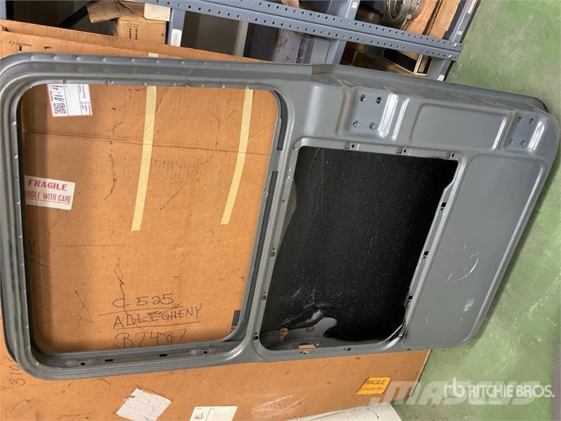  Quantity of Mack Truck Parts 其他組件