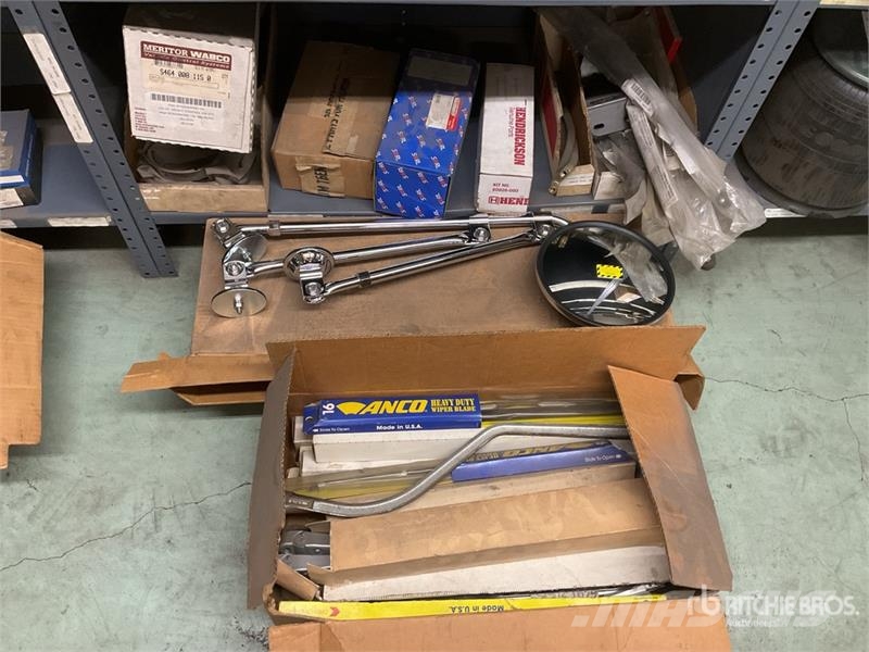 Quantity of Mirrors, Windshield Wipers and Accesso Transport - Autres