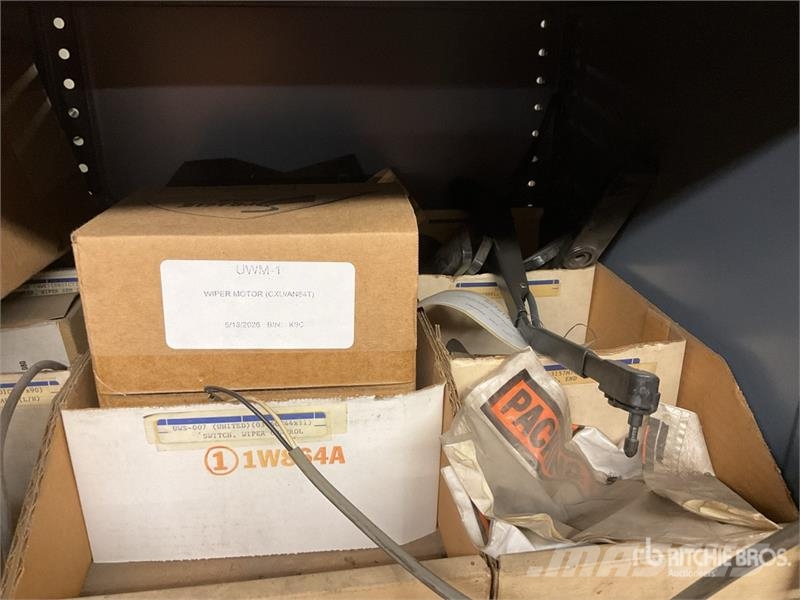 Quantity of Mirrors, Windshield Wipers and Accesso Transport - Autres