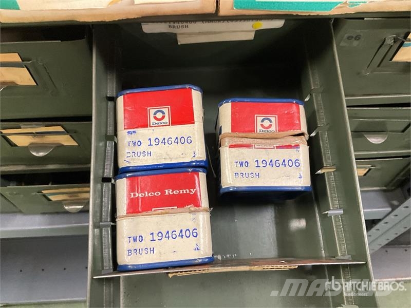  Quantity of Misc. Electric Parts and Switches Коммерческий транспорт - Другие