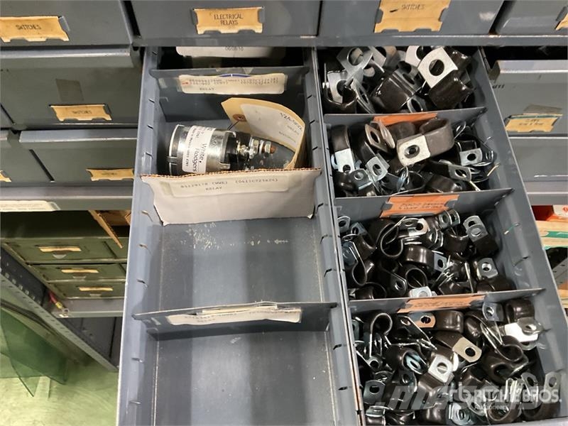  Quantity of Misc. Electric Parts and Switches Коммерческий транспорт - Другие
