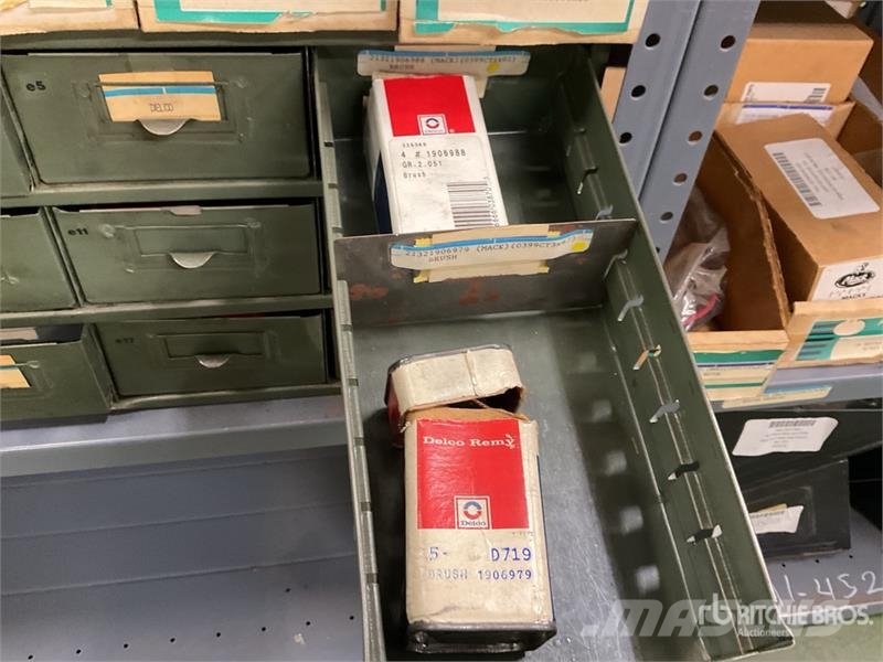  Quantity of Misc. Electric Parts and Switches Коммерческий транспорт - Другие