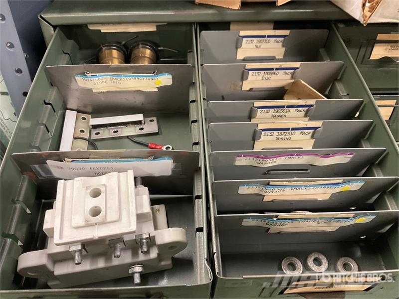  Quantity of Misc. Electric Parts and Switches Коммерческий транспорт - Другие