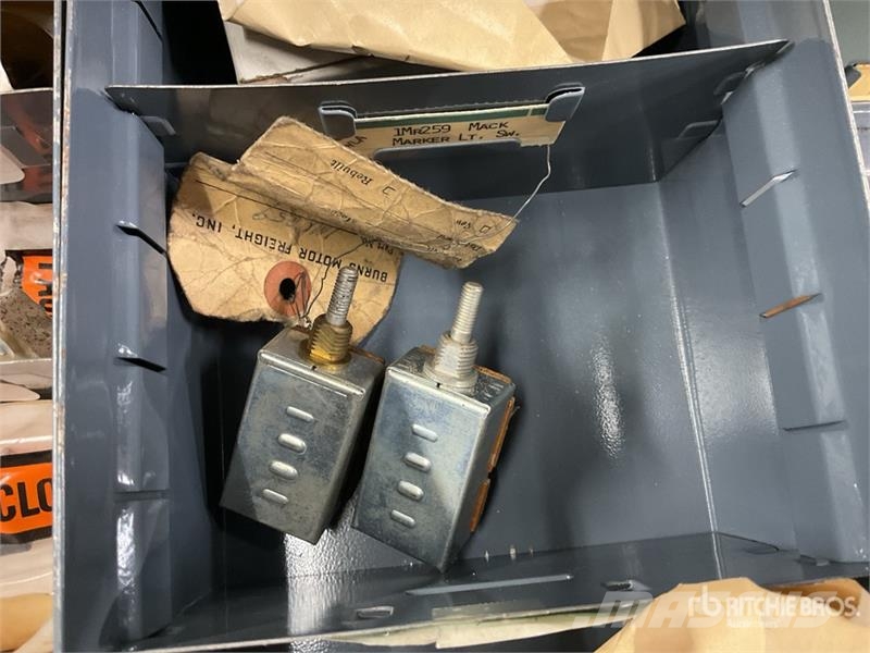  Quantity of Misc. Electric Parts and Switches Коммерческий транспорт - Другие