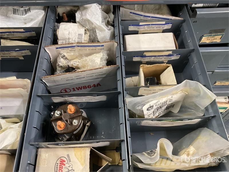  Quantity of Misc. Electric Parts and Switches Коммерческий транспорт - Другие