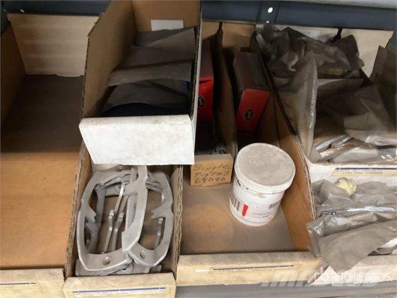 Quantity of Misc. Lights and Accessories Drugi deli