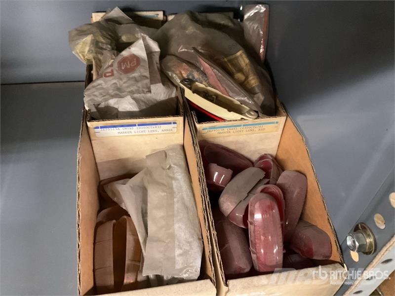 Quantity of Misc. Lights and Accessories Drugi deli