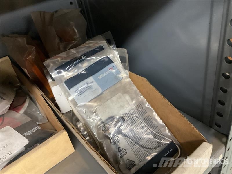 Quantity of Misc. Lights and Accessories Drugi deli