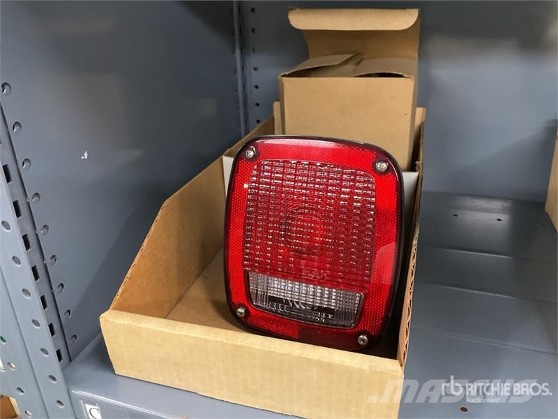  Quantity of Misc. Lights and Accessories Коммерческий транспорт - Другие