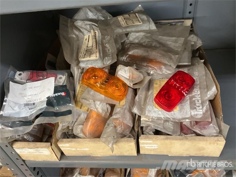 Quantity of Misc. Lights and Accessories Drugi deli