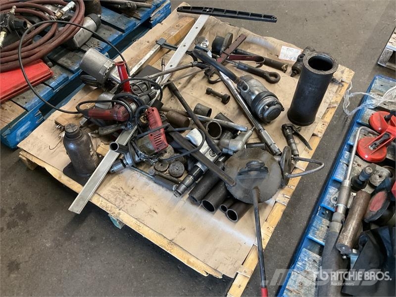  Quantity of Misc. Shop Tools Drugi deli