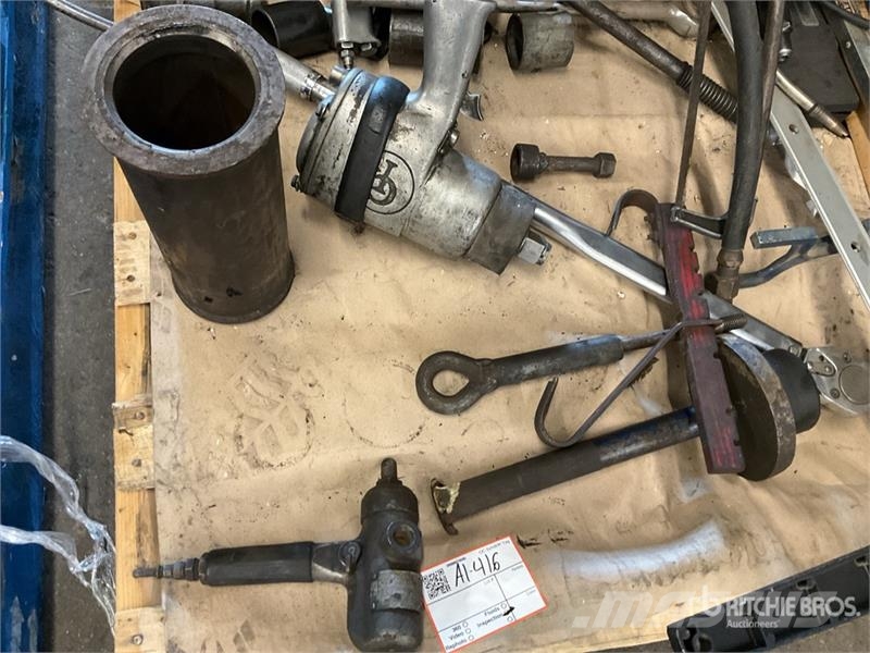  Quantity of Misc. Shop Tools Drugi deli
