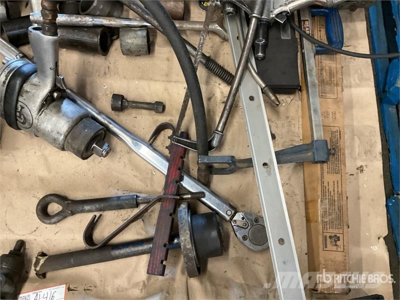  Quantity of Misc. Shop Tools Drugi deli