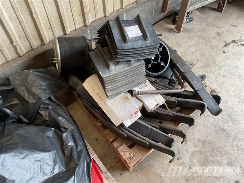 Quantity of Misc. Truck Parts Transport - Inne