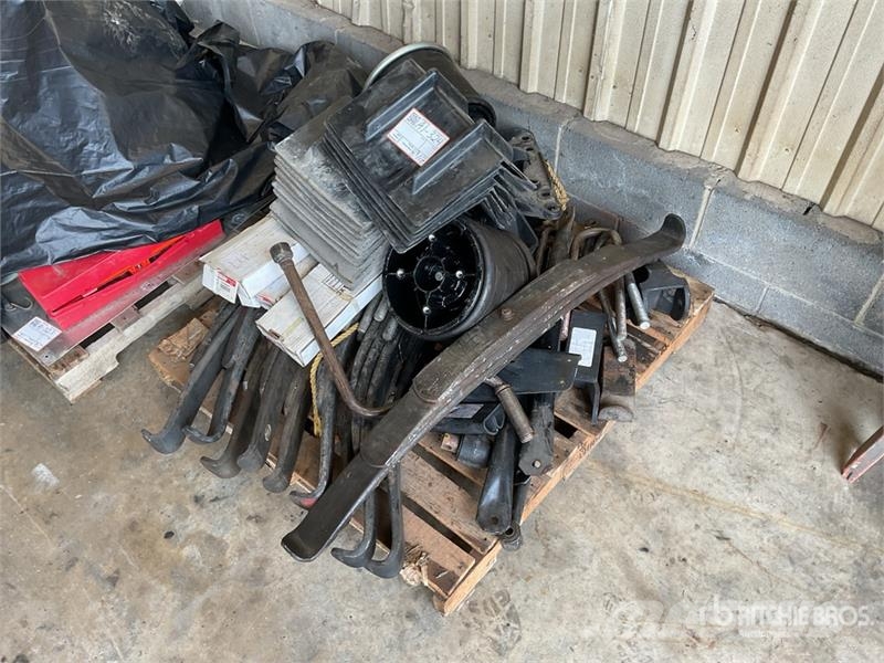 Quantity of Misc. Truck Parts Transport - Inne