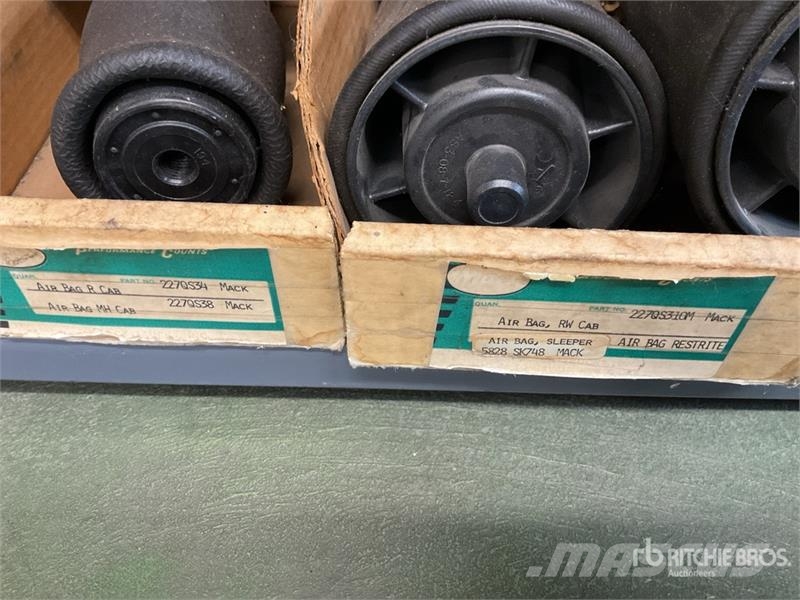 Quantity of Misc. Truck Parts Коммерческий транспорт - Другие