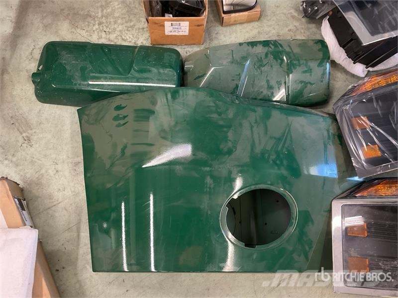 Quantity of New and Used Mack Anthem Truck Parts Ostale kargo komponente