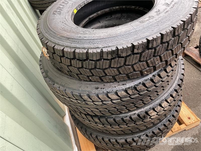 Quantity of New Recapped 11R22.5 Tires Transport - Övriga