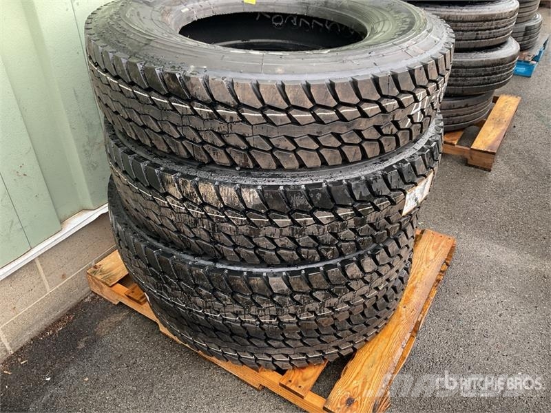 Quantity of New Recapped 11R22.5 Tires Ostale kargo komponente