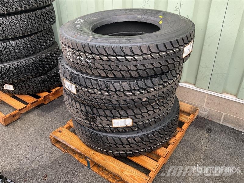 Quantity of New Recapped 11R22.5 Tires Ostale kargo komponente