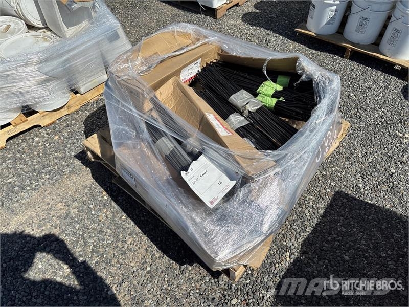 Quantity of OMG Pallet of 20-24 In. Fasteners 건설 장비 - 기타