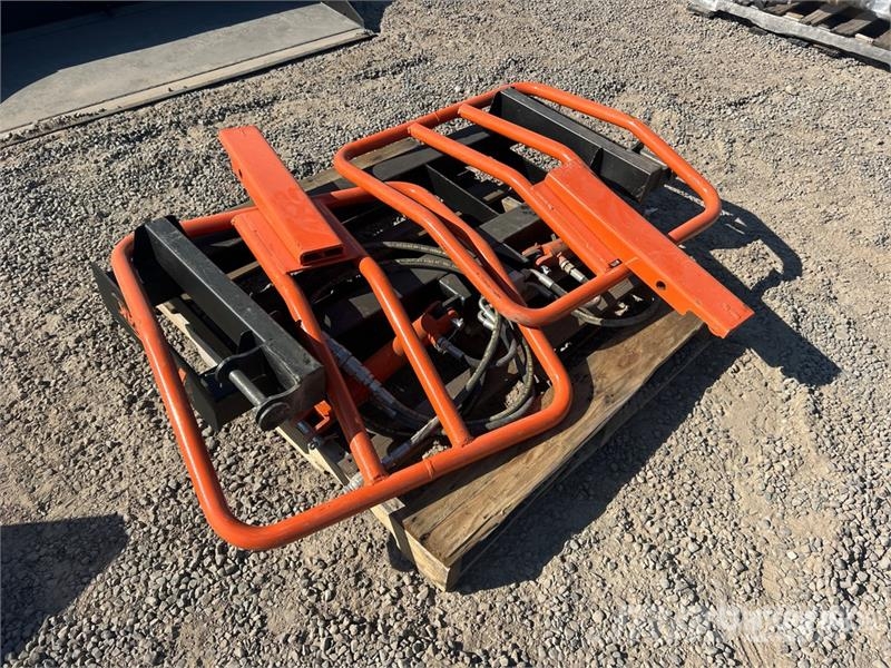  Quantity of  Pabreak Skid Steer Bale Squeeze (Unus مكونات أخرى