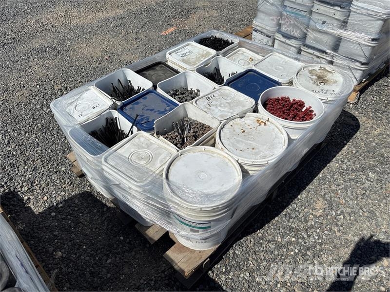 Quantity of Pallet of Fasteners 건설 장비 - 기타