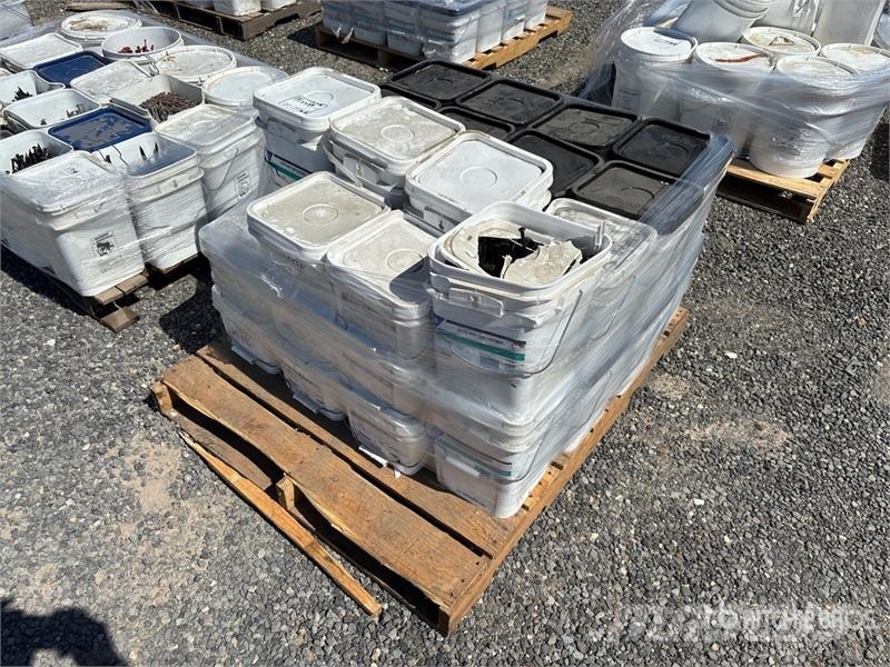 Quantity of Pallet of Seam Plates & Fasteners 건설 장비 - 기타