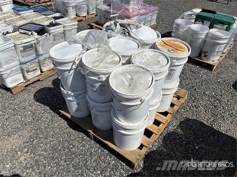 Quantity of Pallets of Drill-Tec Barb Seam Plates Outros Florestal