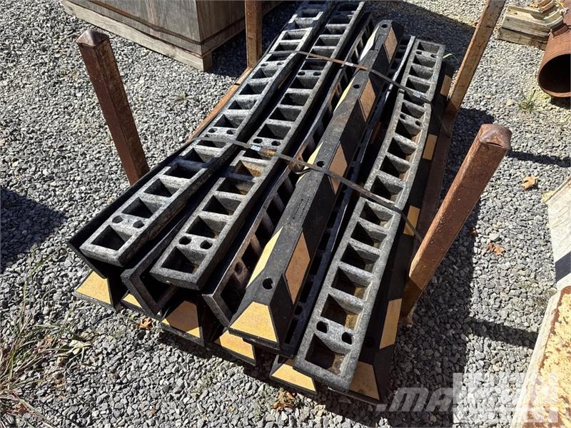 Quantity of Parkit Parking Lot Curbs 其他组件