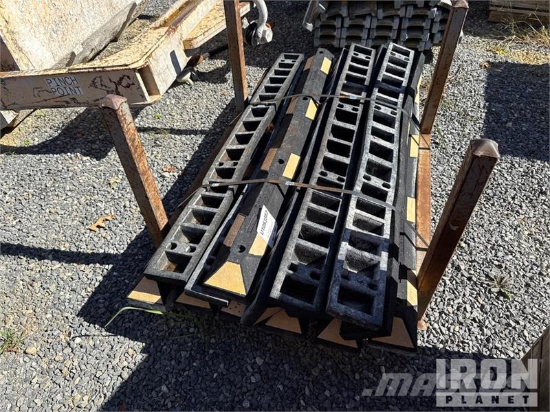 Quantity of Parkit Parking Lot Curbs 其他组件
