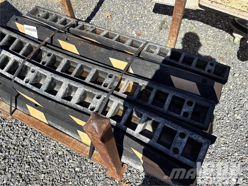 Quantity of Parkit Parking Lot Curbs 其他组件