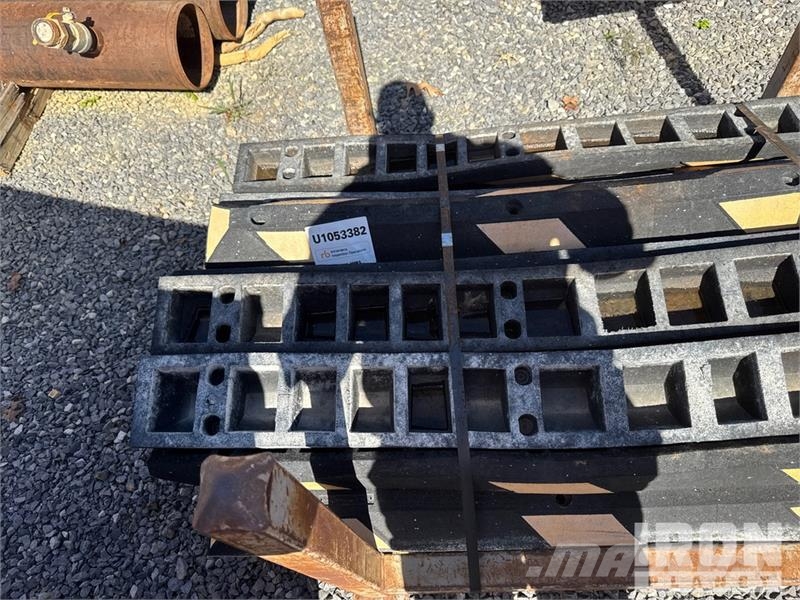 Quantity of Parkit Parking Lot Curbs 其他组件