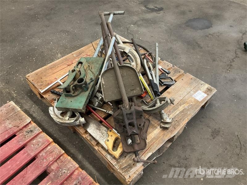  Quantity of Pipe Bending Tools and Misc. Hand Tool Drugi deli