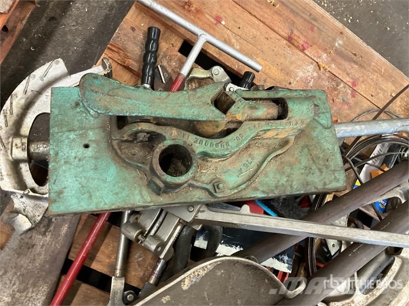 Quantity of Pipe Bending Tools and Misc. Hand Tool Drugi deli