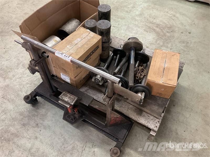  Quantity of Seal Drivers and Wheel Dolly مكونات أخرى