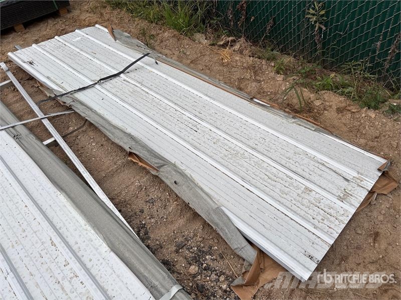 Quantity of SKLP SK-XH50 3 ft x 10 ft Galvalume S Csörlők, emelőberendezések és anyagmozgató liftek