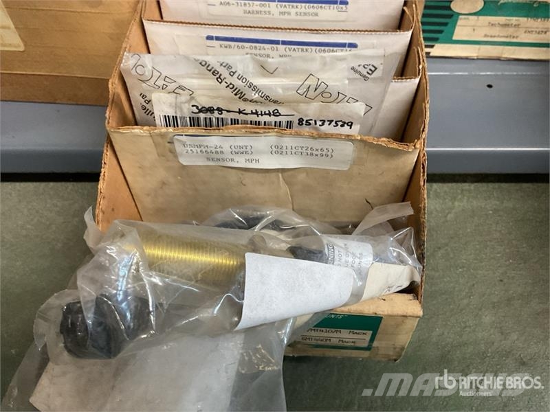Quantity of Speedometer and Cable Assemblies, Misc Коммерческий транспорт - Другие